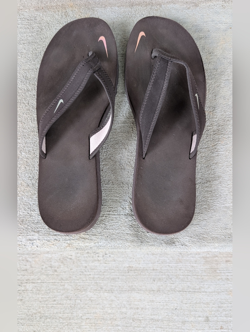 Brown Nike Women's Celso Thong Flip Flop Size 10